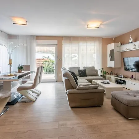 Family Heritage * Crikvenica