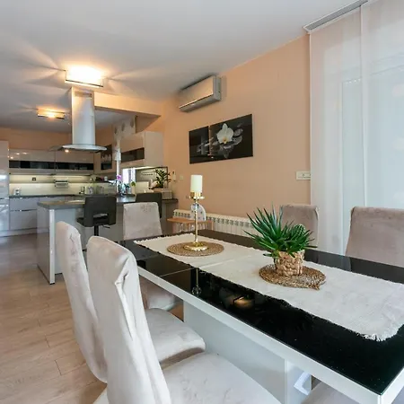 Family Heritage * Crikvenica