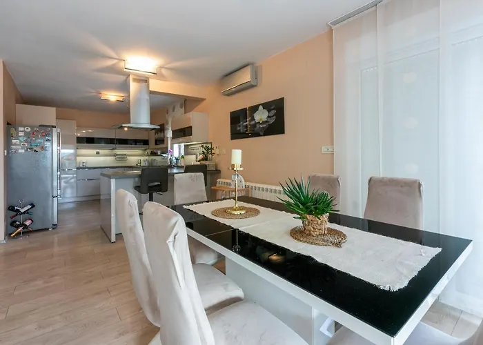 Family Heritage * Crikvenica